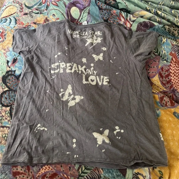 Magnolia Pearl Deer t shirt - Picture 2 of 2